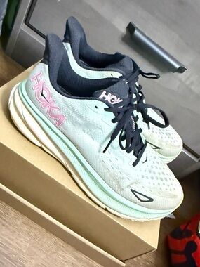 HOKA One One Clifton 9 Running Shoes Womens Size 9.5 Green Pink Athletic Trainer